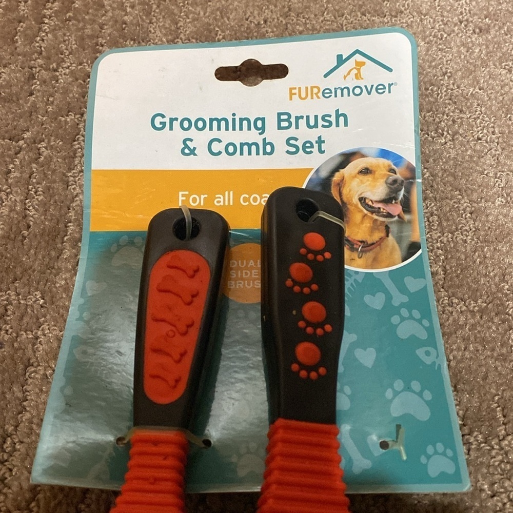 3/$20  Grooming Brush & Comb Set - Picture 2 of 9